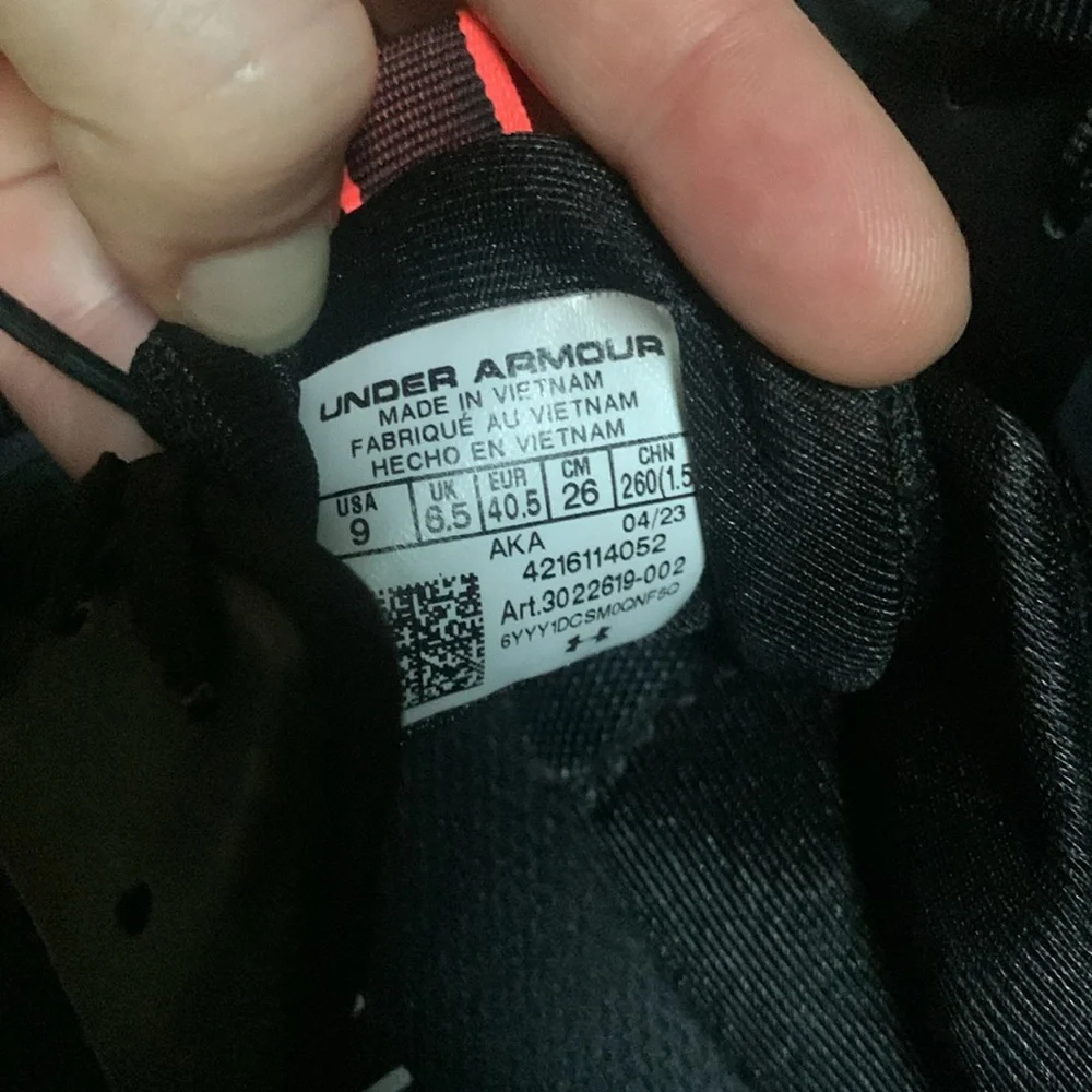 Under Armour - Lots of Life Left! - Picture 3 of 8